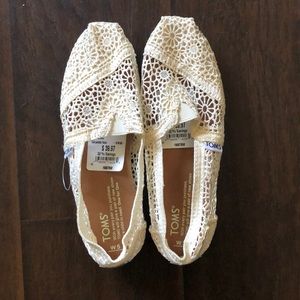 TOMS shoes - Natural Moroccan crochet